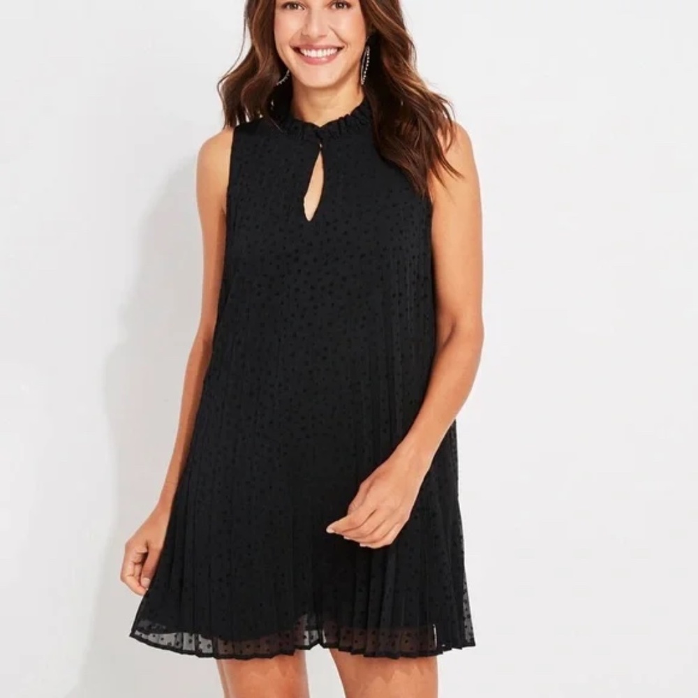 Vineyard vines pleated tiny stars swing dress in black - size medium - EUC